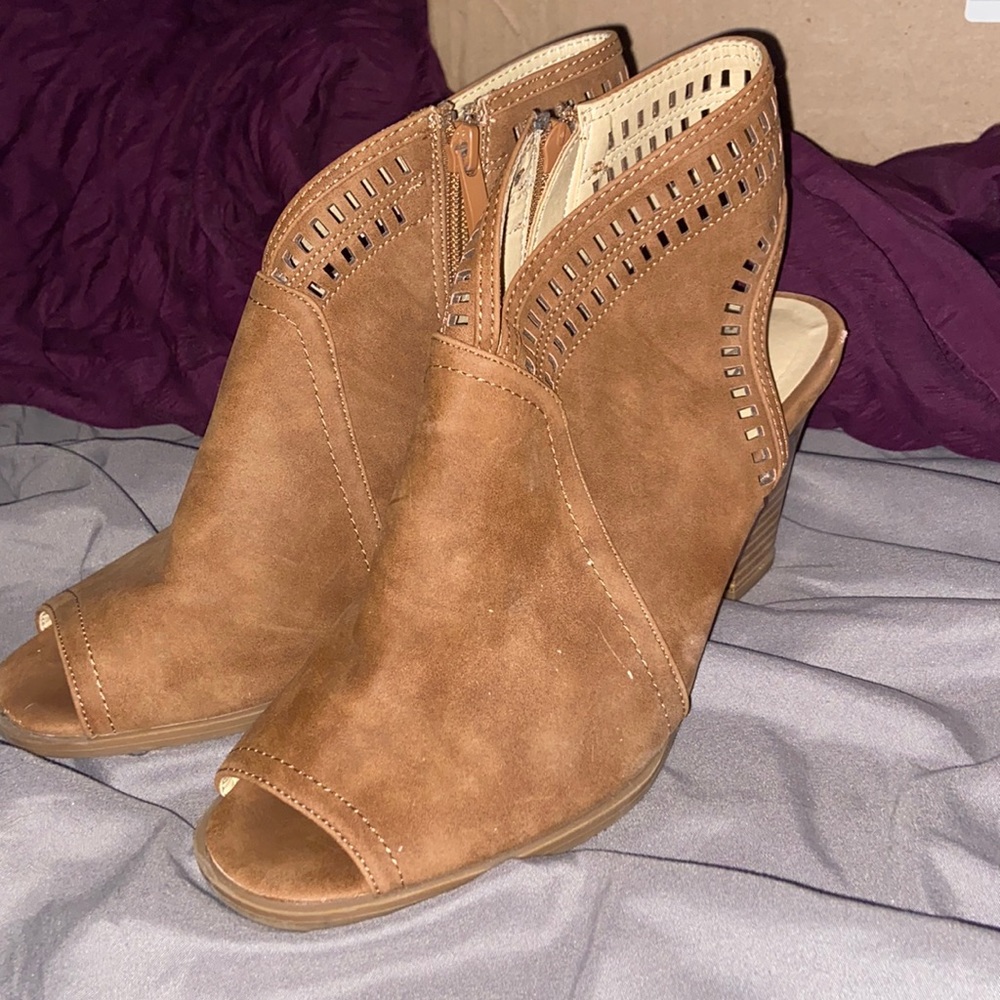 Heeled cutout booties